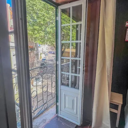 Appartement Cozy Charming Flat In Flowers Garden!