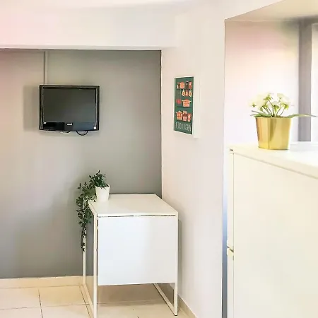 Cozy Charming Flat In Flowers Garden! Διαμέρισμα *