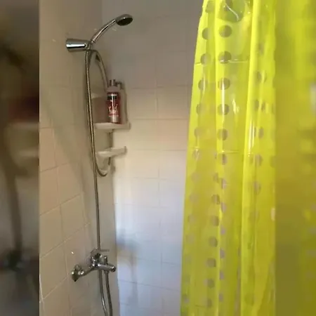 Διαμέρισμα Cozy Charming Flat In Flowers Garden!