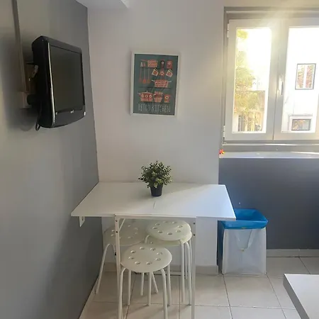 Cozy Charming Flat In Flowers Garden!