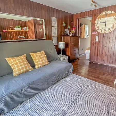 아파트 Cozy Charming Flat In Flowers Garden!