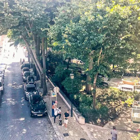 아파트 Cozy Charming Flat In Flowers Garden! 리스본