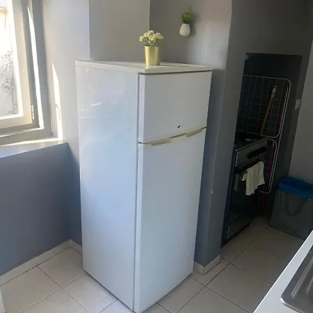 Cozy Charming Flat In Flowers Garden! 리스본