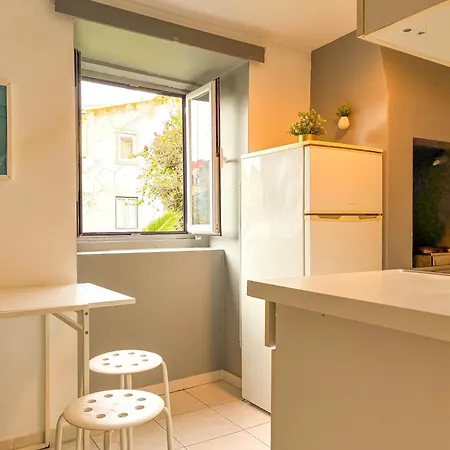 Cozy Charming Flat In Flowers Garden!