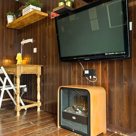 Cozy Charming Flat In Flowers Garden! 아파트 리스본