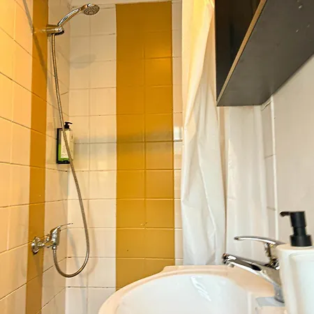 Cozy Charming Flat In Flowers Garden!